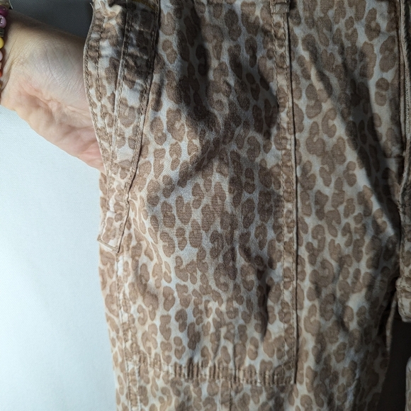 Anthropologie Wanderer Utility Pants Brown Tan Motif Print Size 25 - Picture 3 of 10